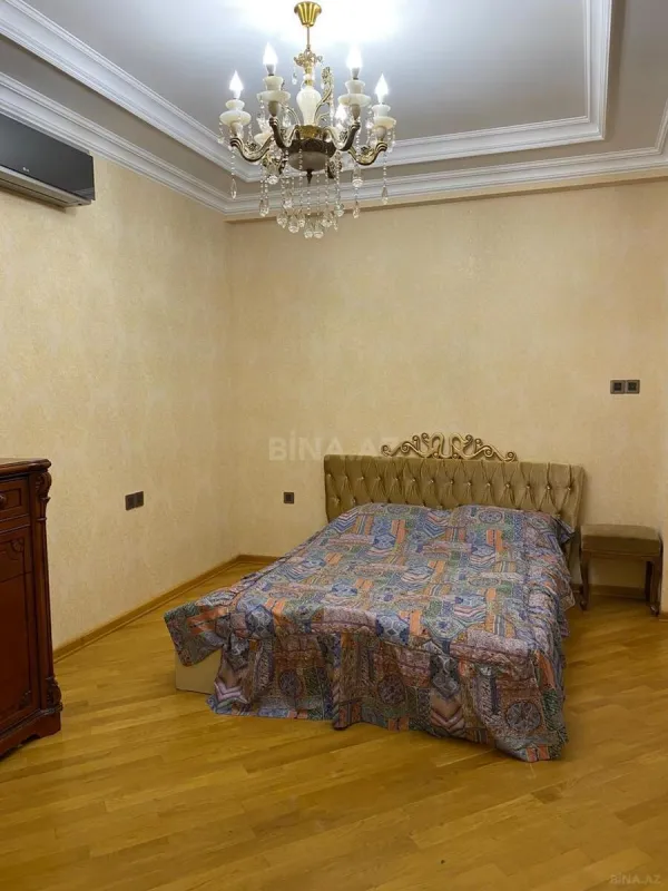 Satılır 3 otaqlı mənzil 125 m²