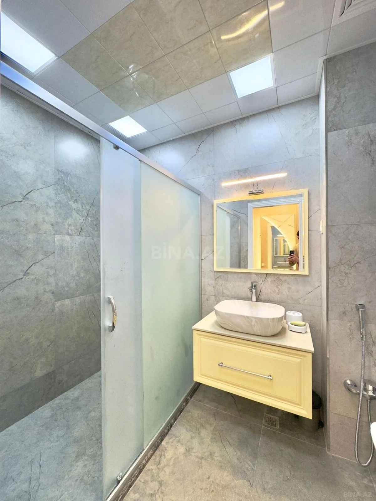 Satılır 2 otaqlı mənzil 66 m²