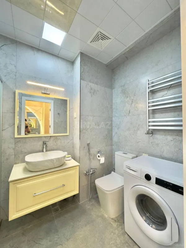 Satılır 2 otaqlı mənzil 66 m²