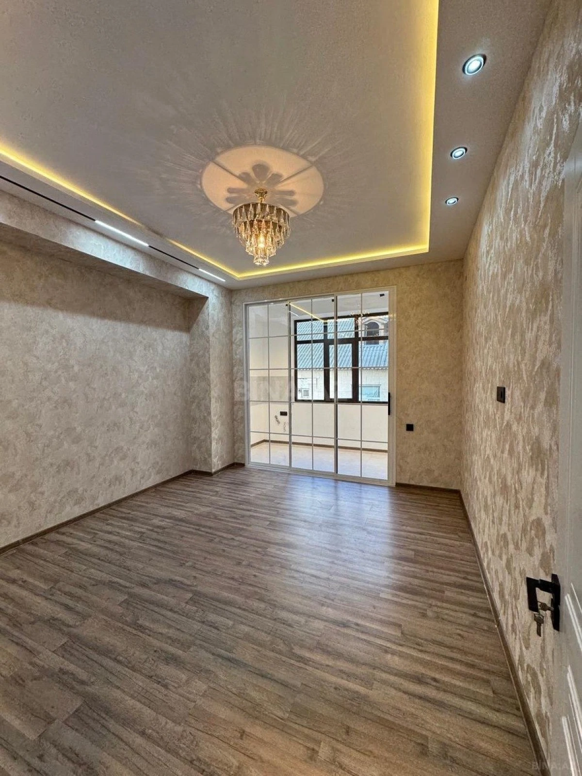 Satılır 2 otaqlı mənzil 56 m²