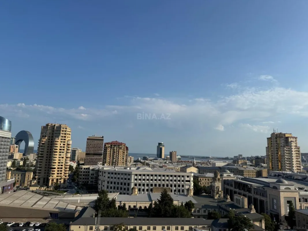 Kirayə verilir 3 otaqlı mənzil 132 m²