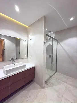 Satılır 3 otaqlı mənzil 140 m²
