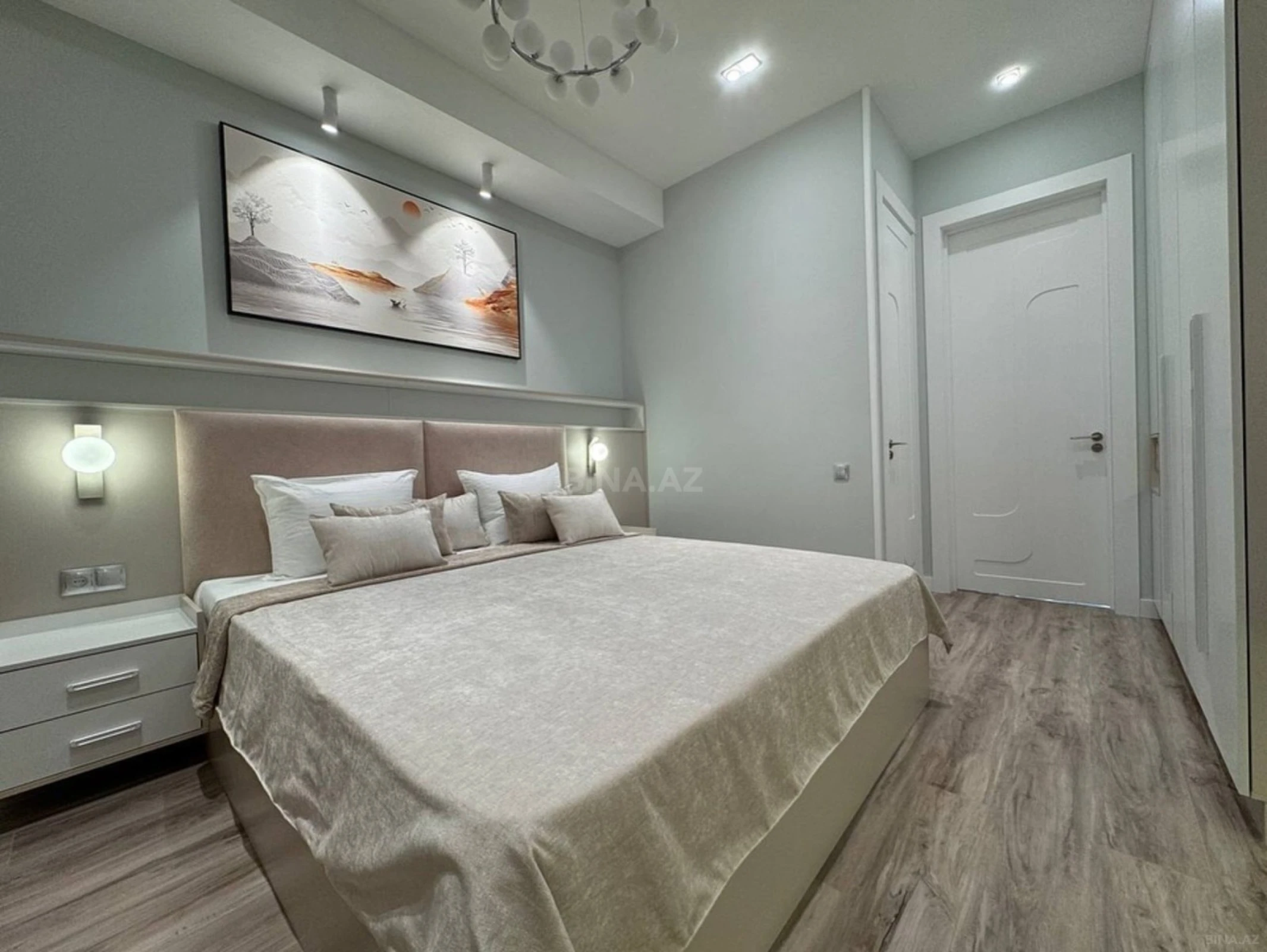 Kirayə verilir 4 otaqlı mənzil 180 m²