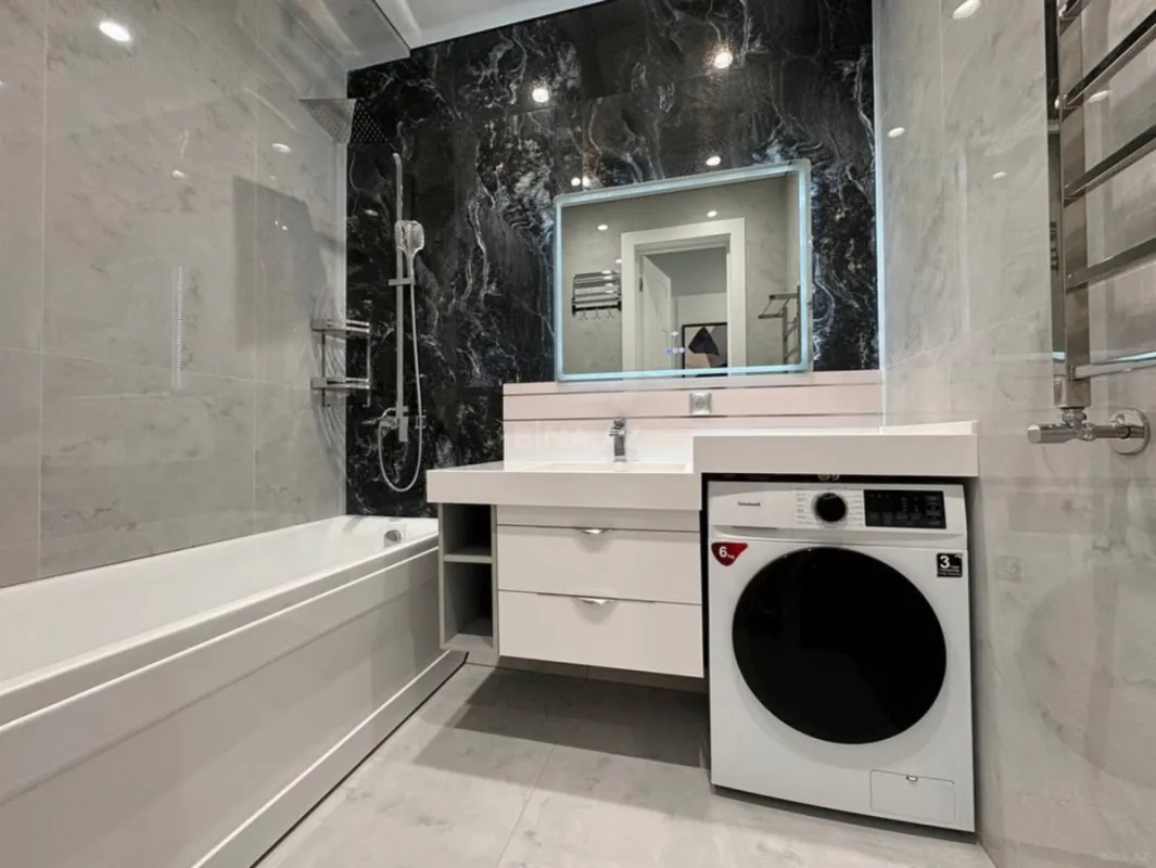 Kirayə verilir 4 otaqlı mənzil 180 m²