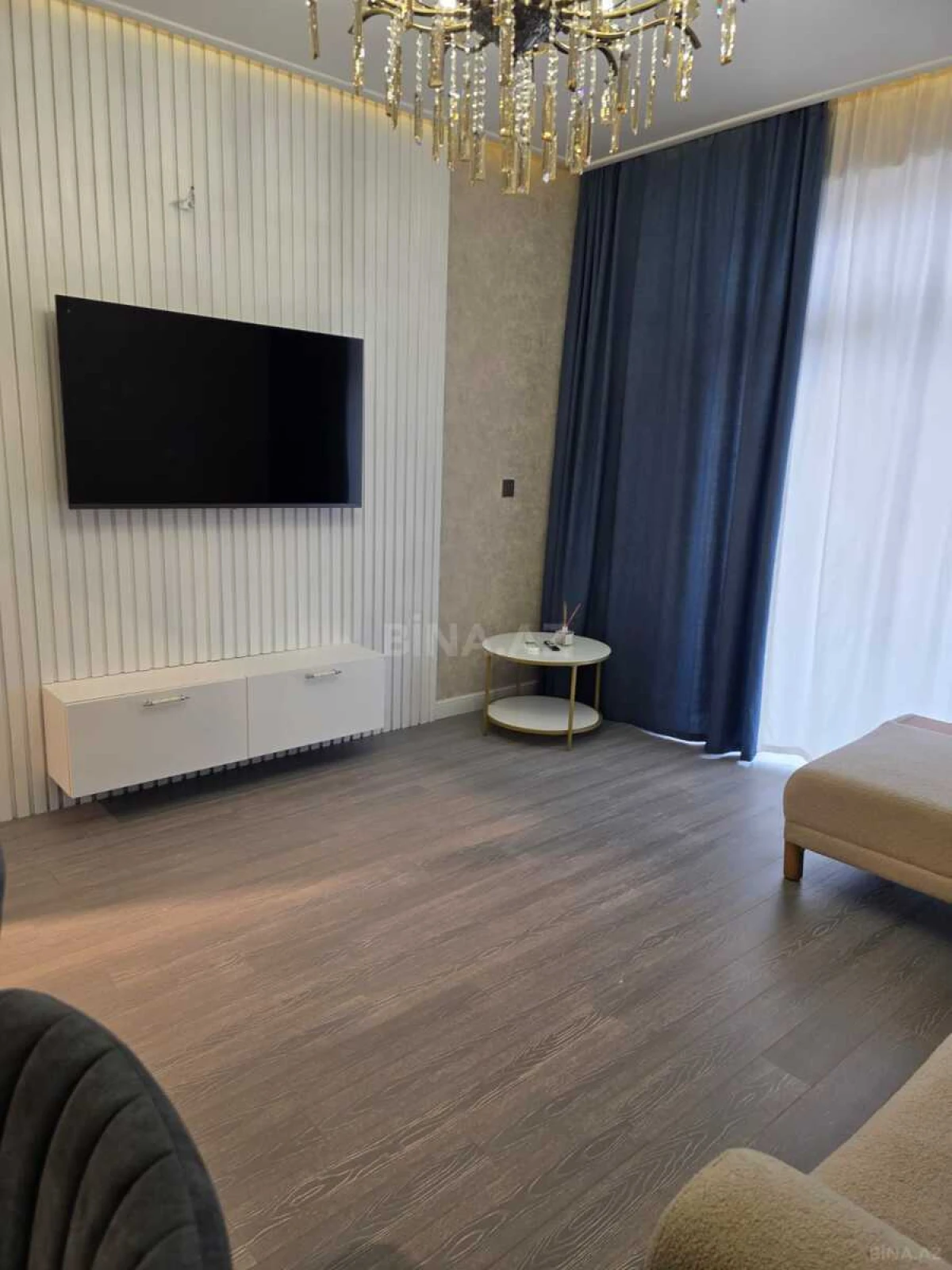 Kirayə verilir 2 otaqlı mənzil 106 m²