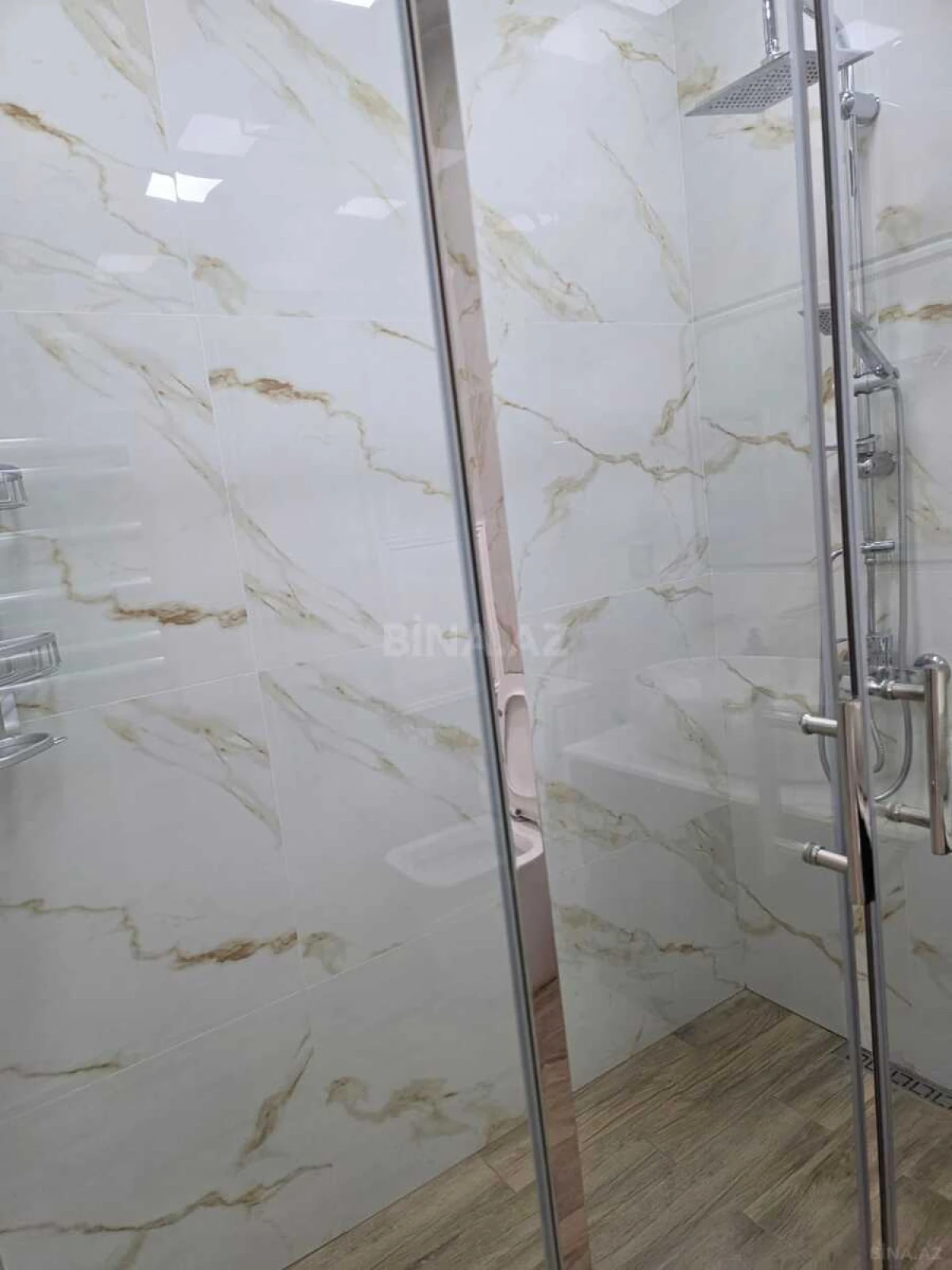 Kirayə verilir 2 otaqlı mənzil 106 m²