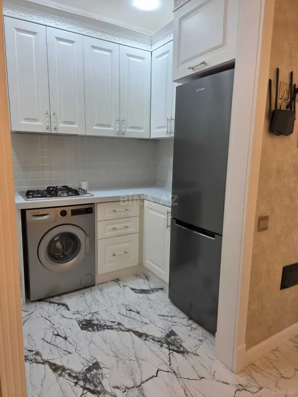 Kirayə verilir 2 otaqlı mənzil 106 m²