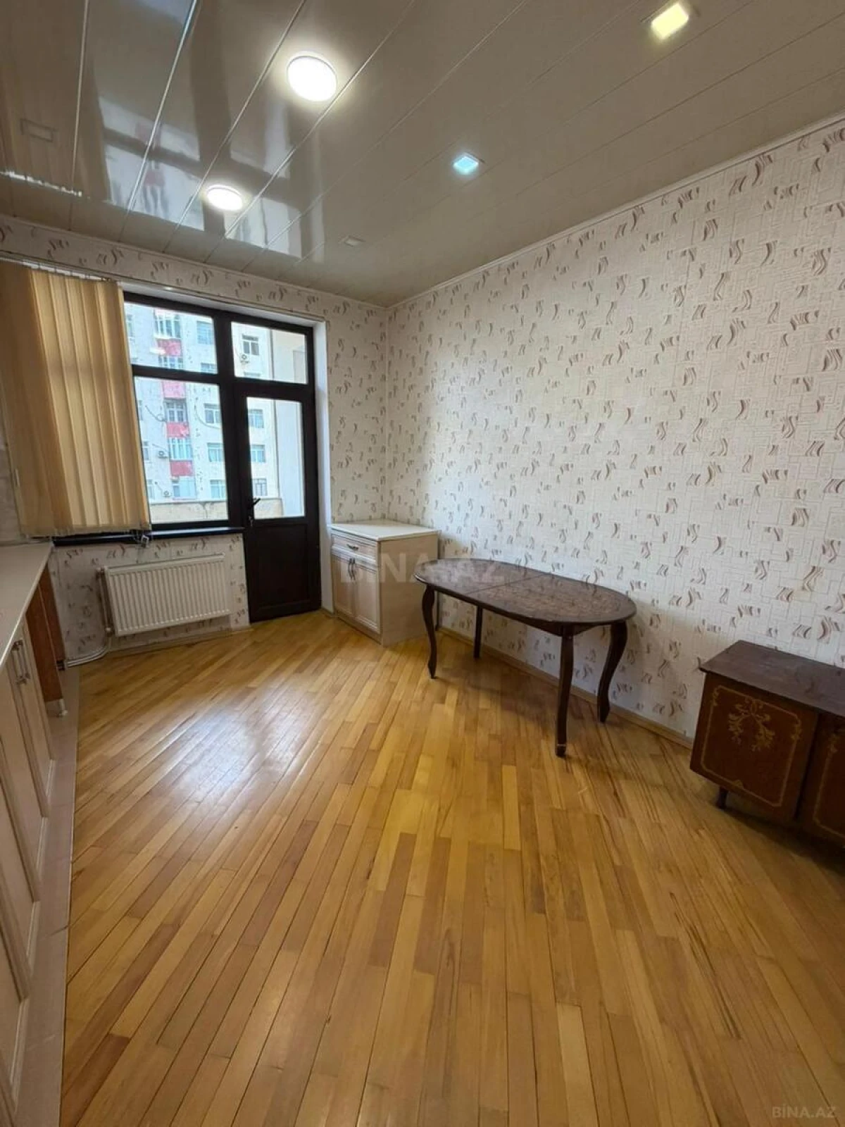 Satılır 3 otaqlı mənzil 120 m²