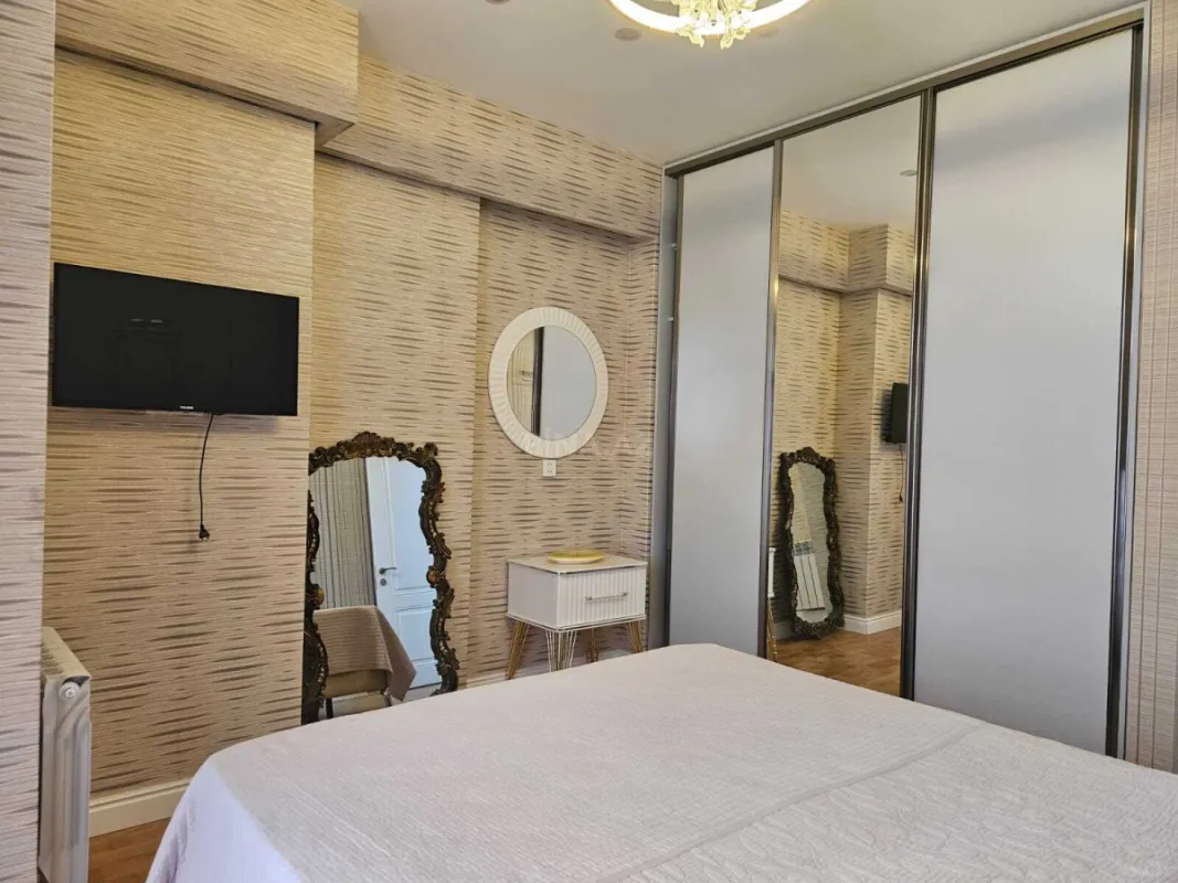Kirayə verilir 2 otaqlı mənzil 72 m²