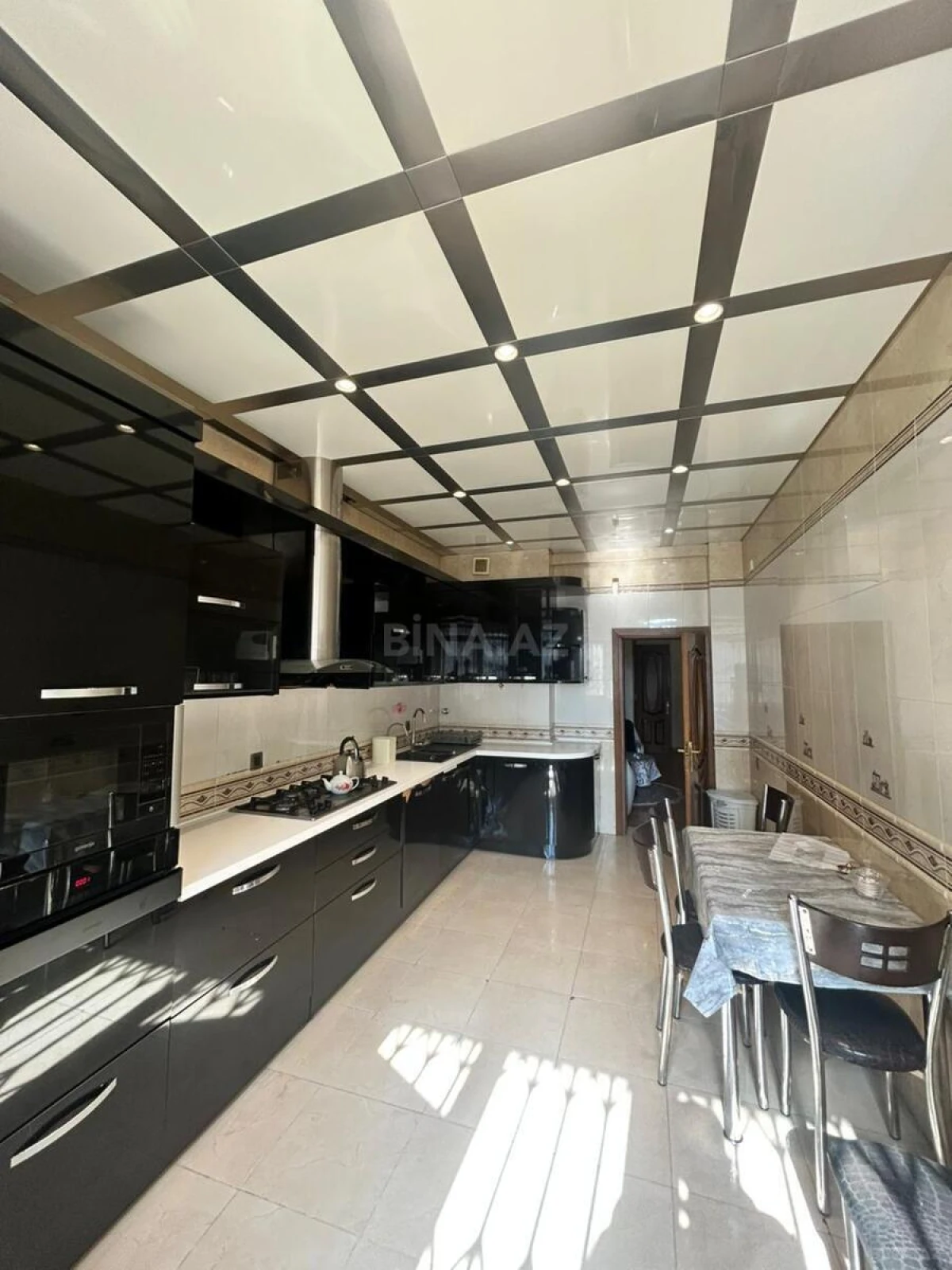 Kirayə verilir 3 otaqlı mənzil 168 m²