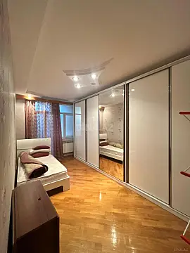 Kirayə verilir 3 otaqlı mənzil 168 m²