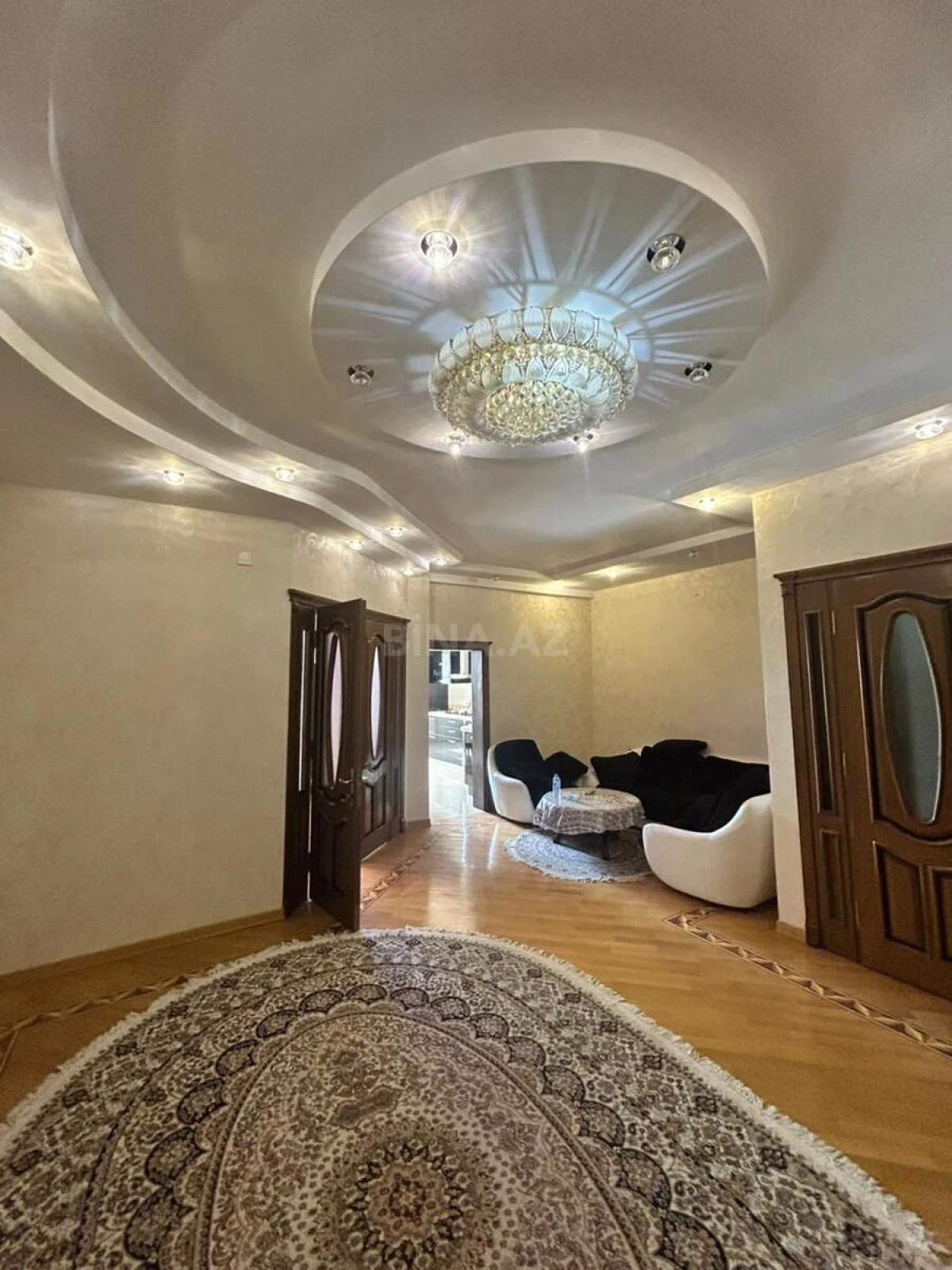 Kirayə verilir 3 otaqlı mənzil 168 m²
