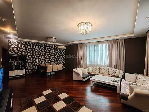 Satılır 4 otaqlı mənzil 175 m²