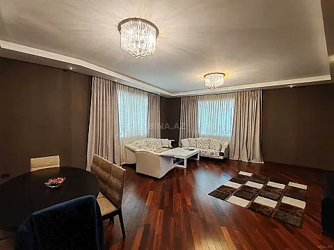 Satılır 4 otaqlı mənzil 175 m²