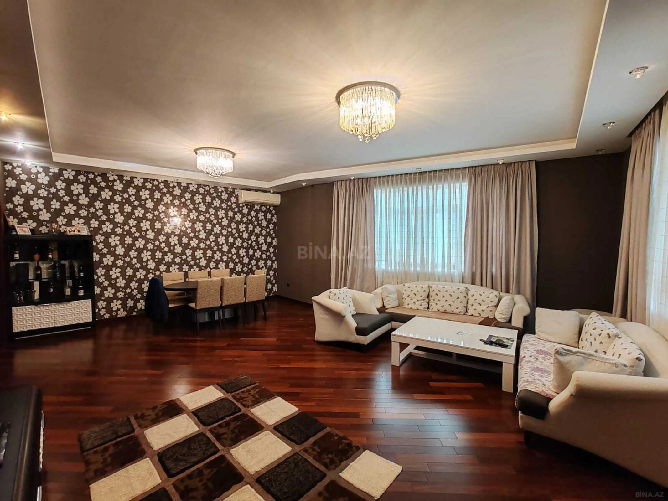 Satılır 4 otaqlı mənzil 175 m²
