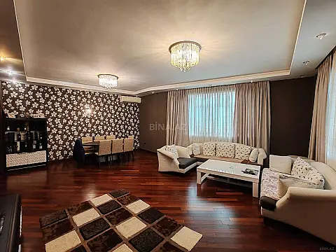 Satılır 4 otaqlı mənzil 175 m²