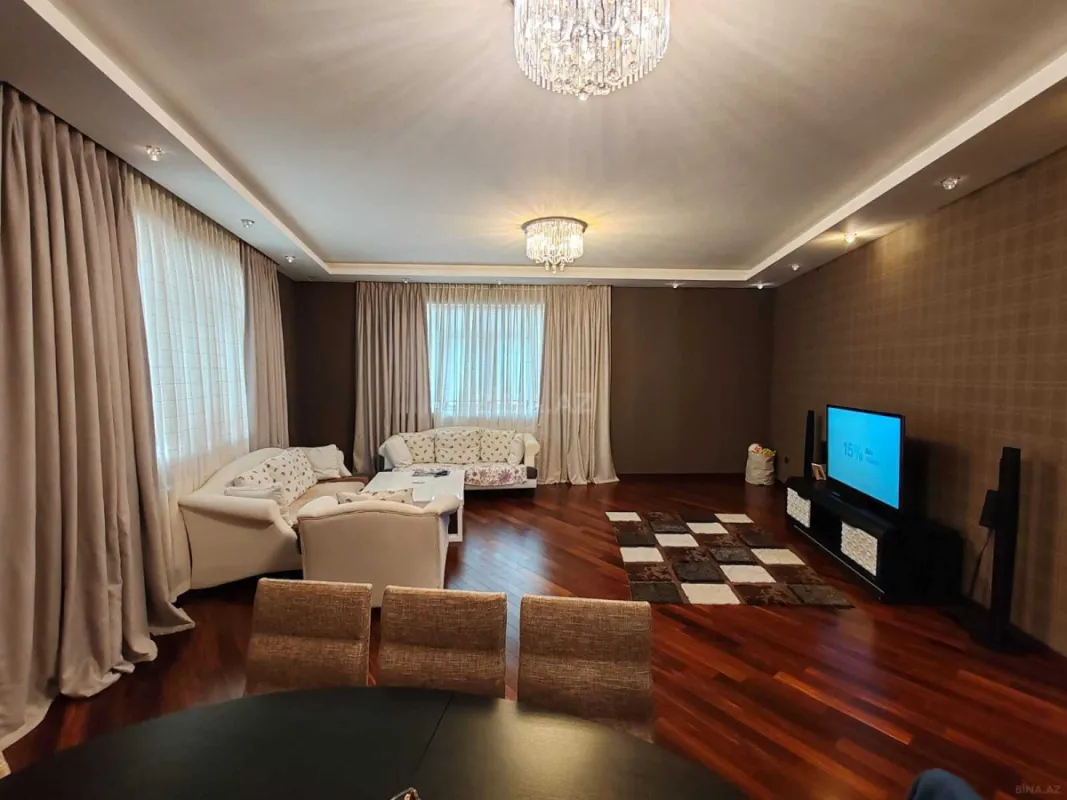Satılır 4 otaqlı mənzil 175 m²