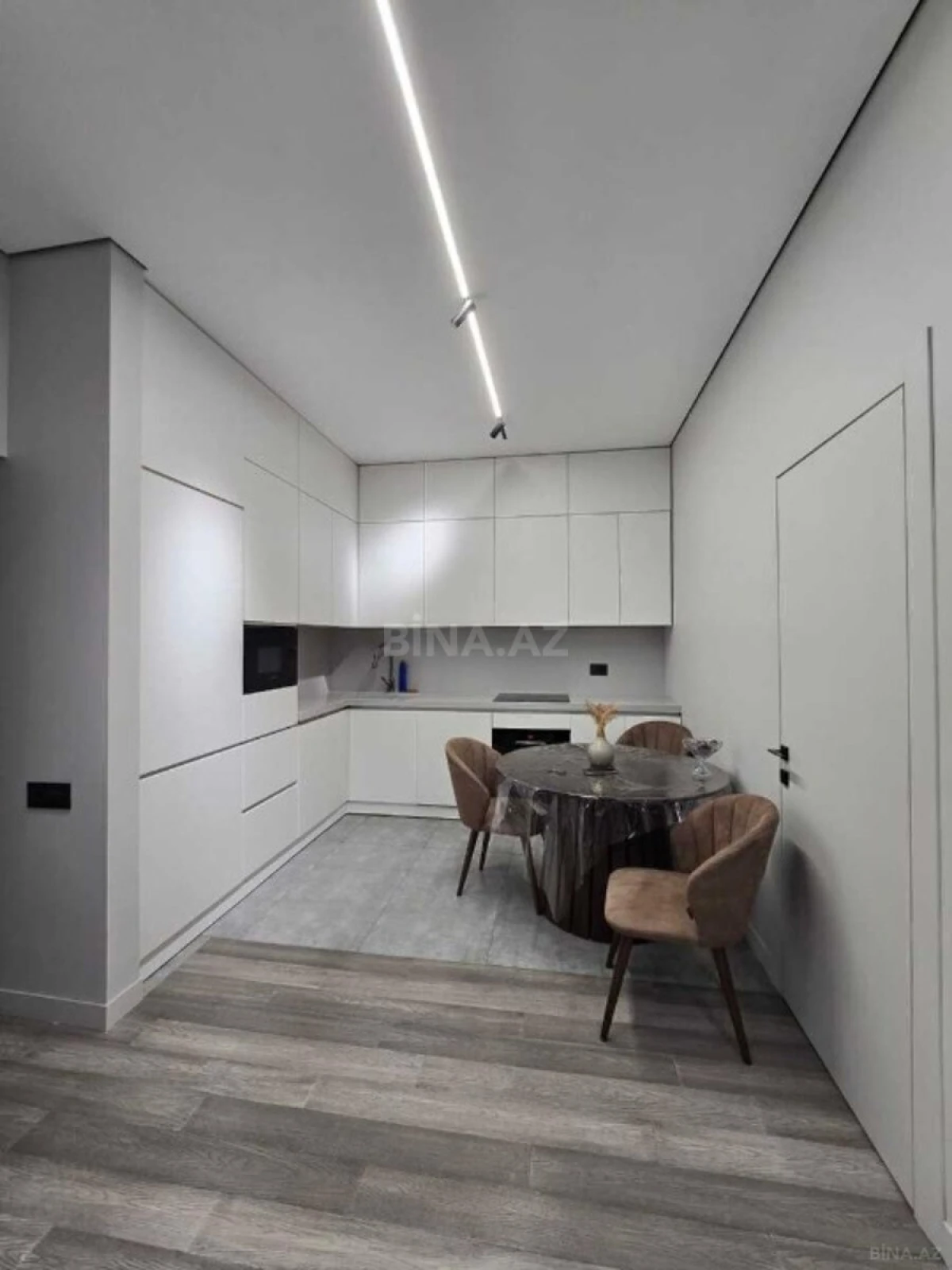 Kirayə verilir 2 otaqlı mənzil 65 m²