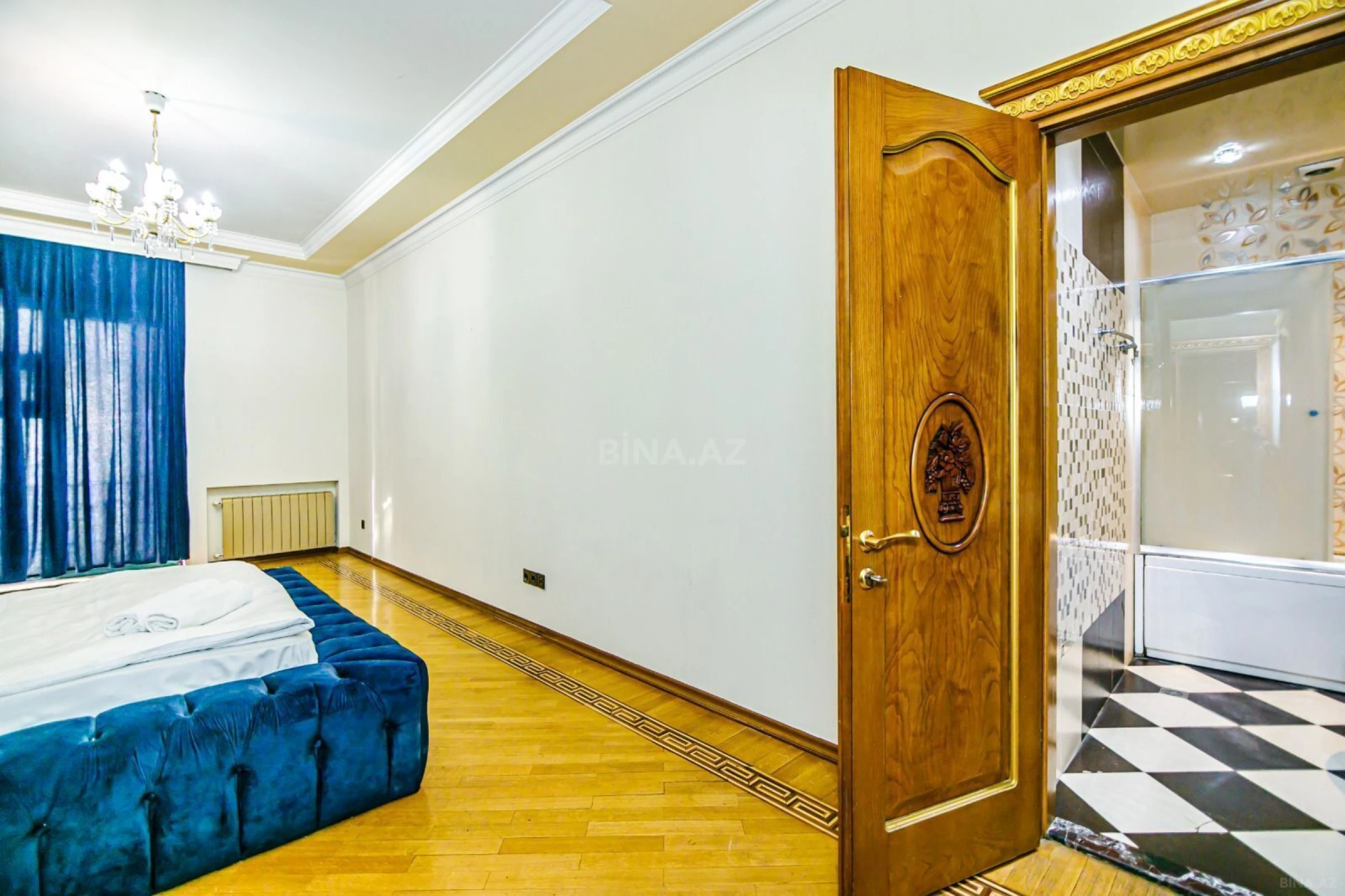 Satılır 5 otaqlı mənzil 270 m²