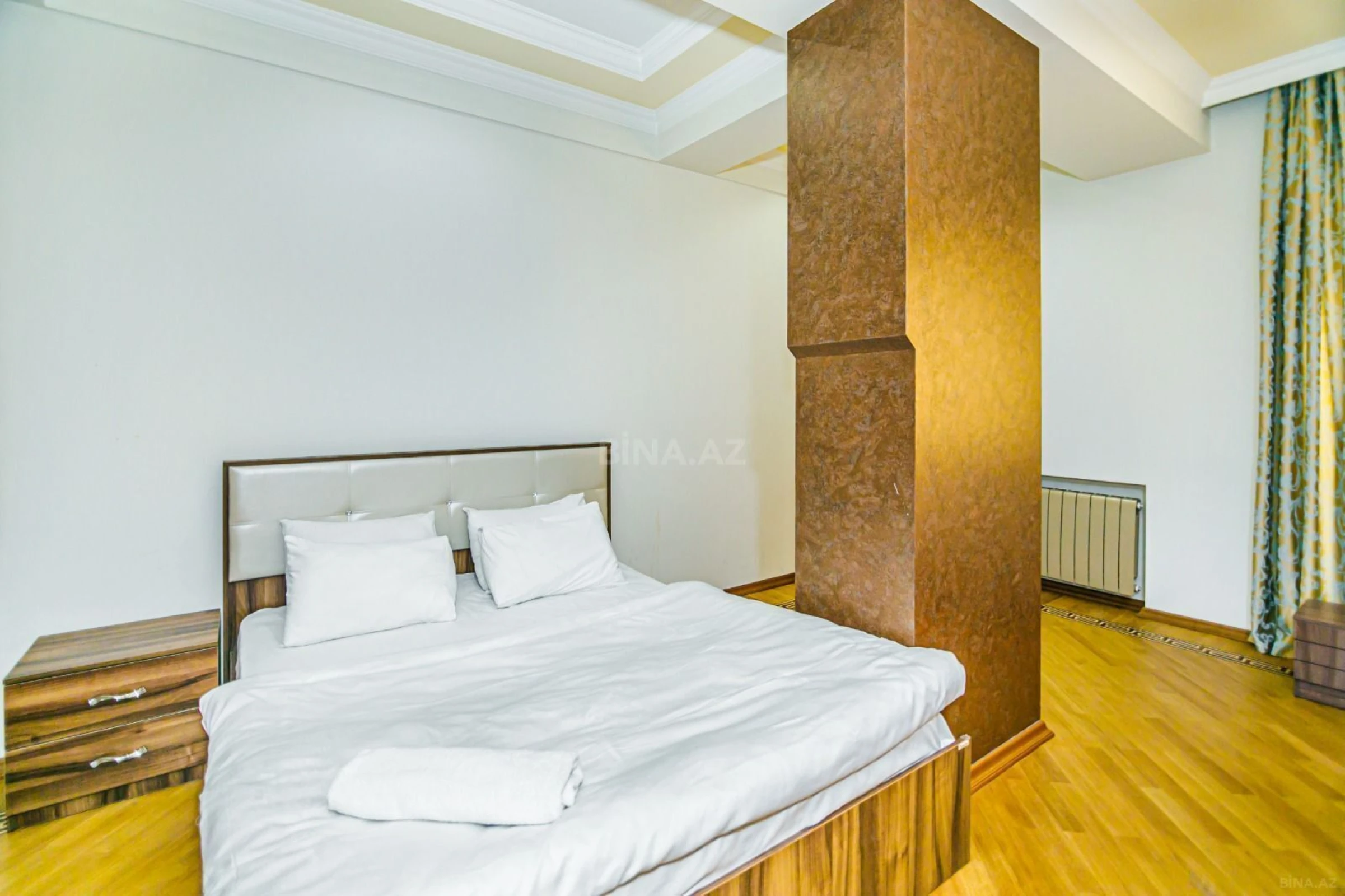 Satılır 5 otaqlı mənzil 270 m²