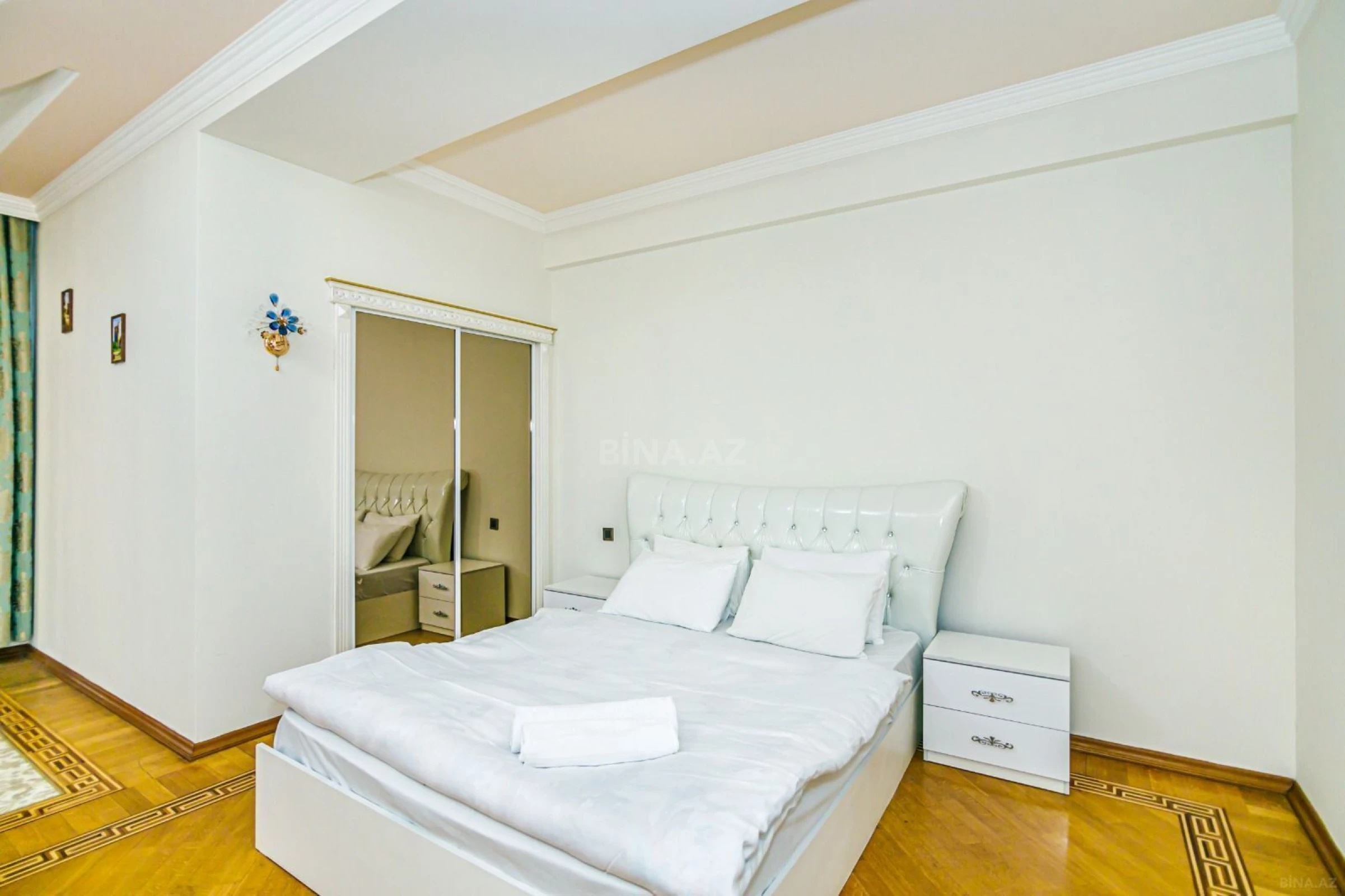 Satılır 5 otaqlı mənzil 270 m²