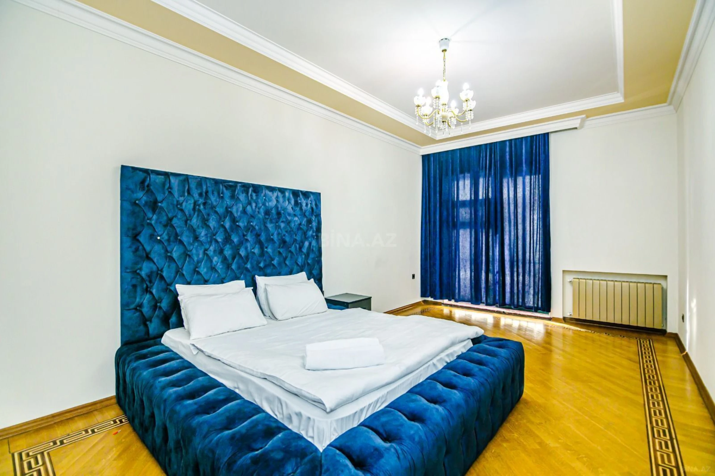 Satılır 5 otaqlı mənzil 270 m²
