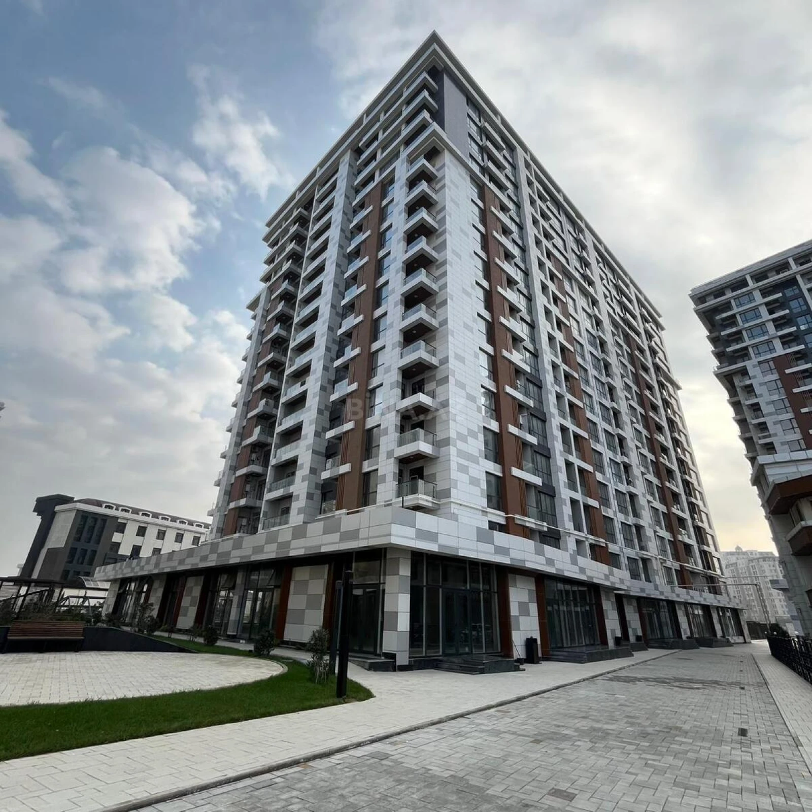 Satılır 3 otaqlı mənzil 100 m²