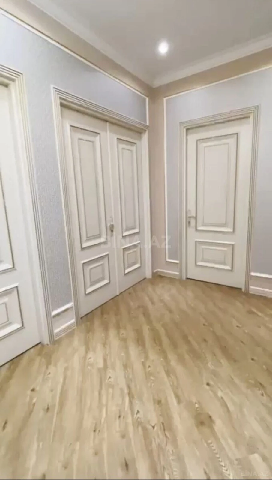 Satılır 3 otaqlı mənzil 148 m²