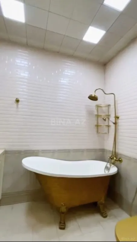 Satılır 3 otaqlı mənzil 148 m²