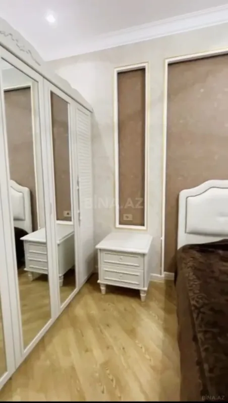 Satılır 3 otaqlı mənzil 148 m²