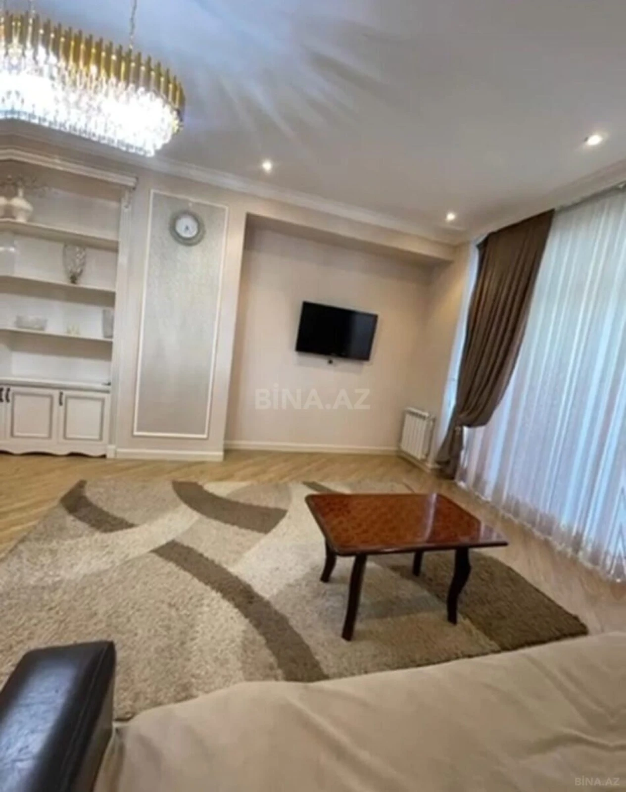 Satılır 3 otaqlı mənzil 148 m²
