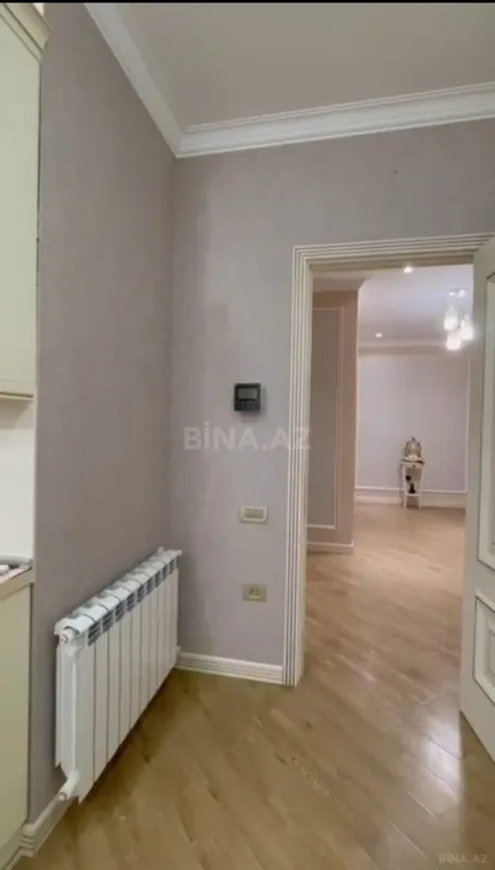Satılır 3 otaqlı mənzil 148 m²