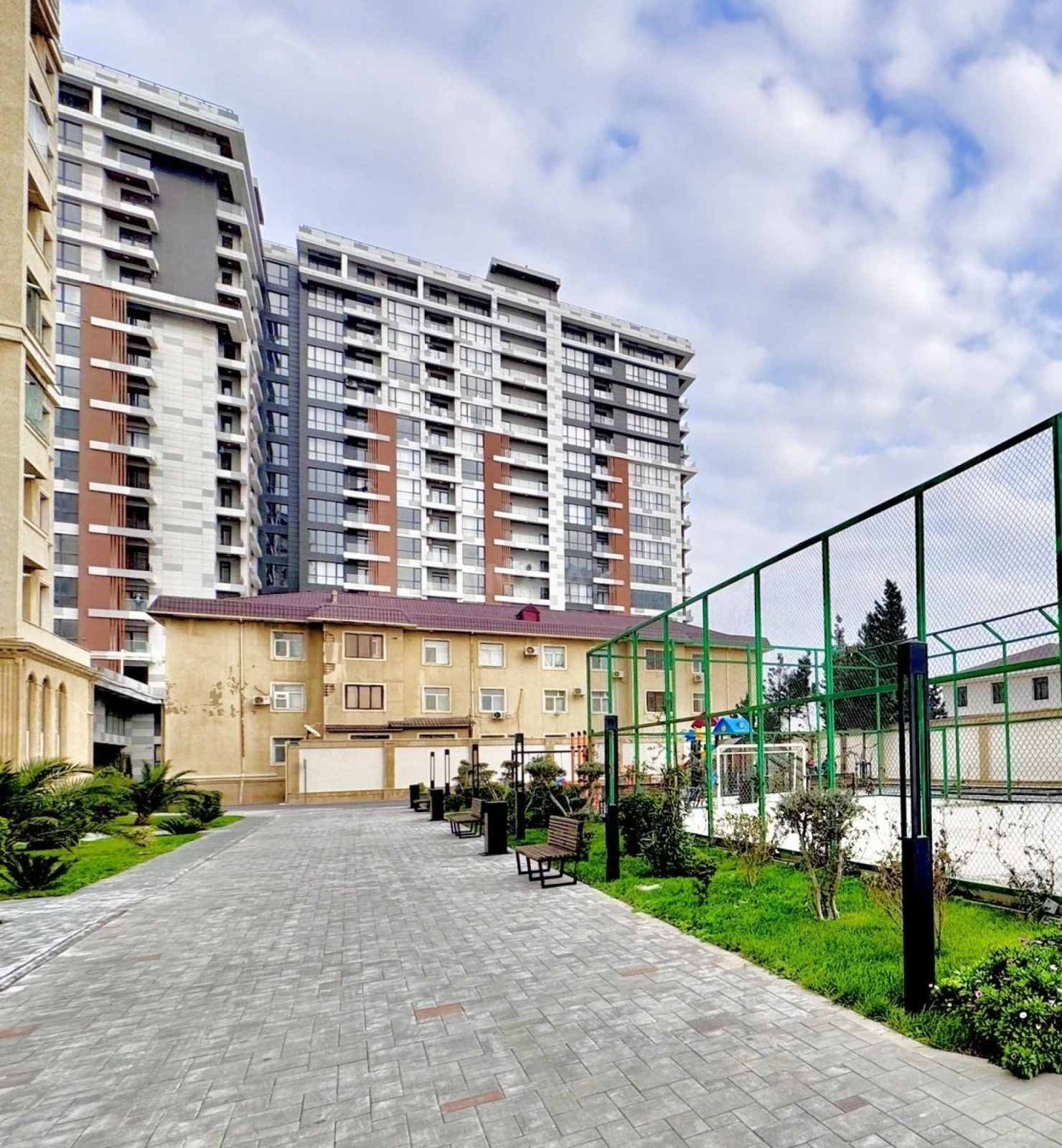 Satılır 2 otaqlı mənzil 60 m²