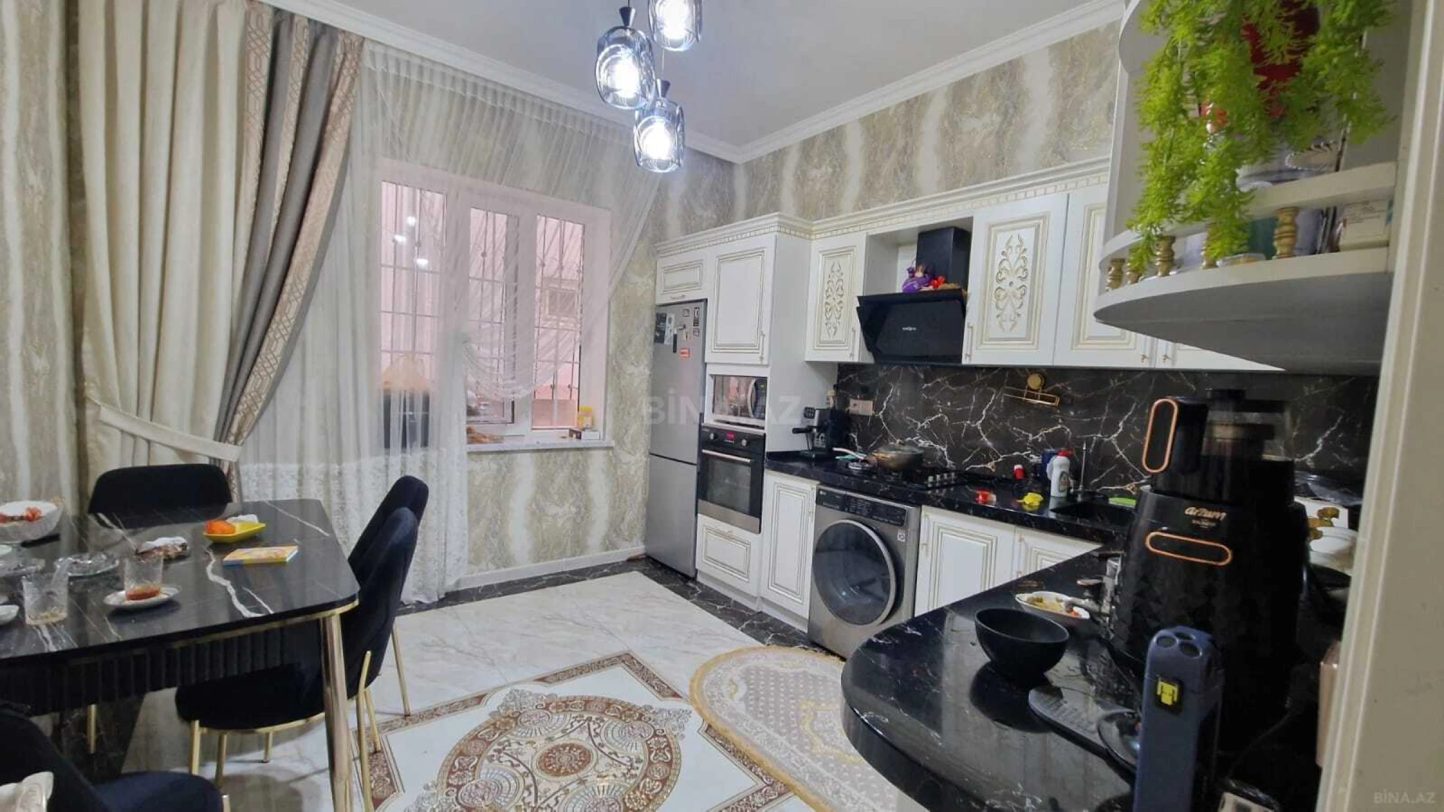 Satılır 4 otaqlı həyət evi 180 m²