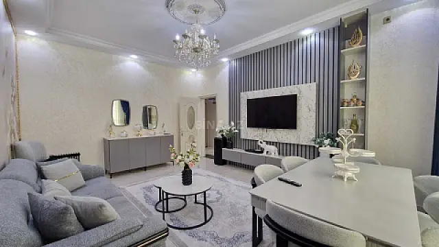 Satılır 4 otaqlı həyət evi 180 m²