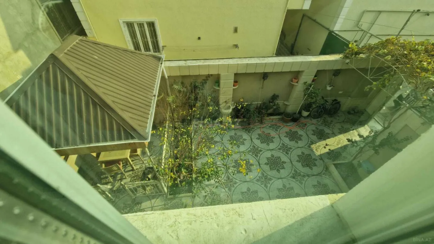 Satılır 4 otaqlı həyət evi 180 m²
