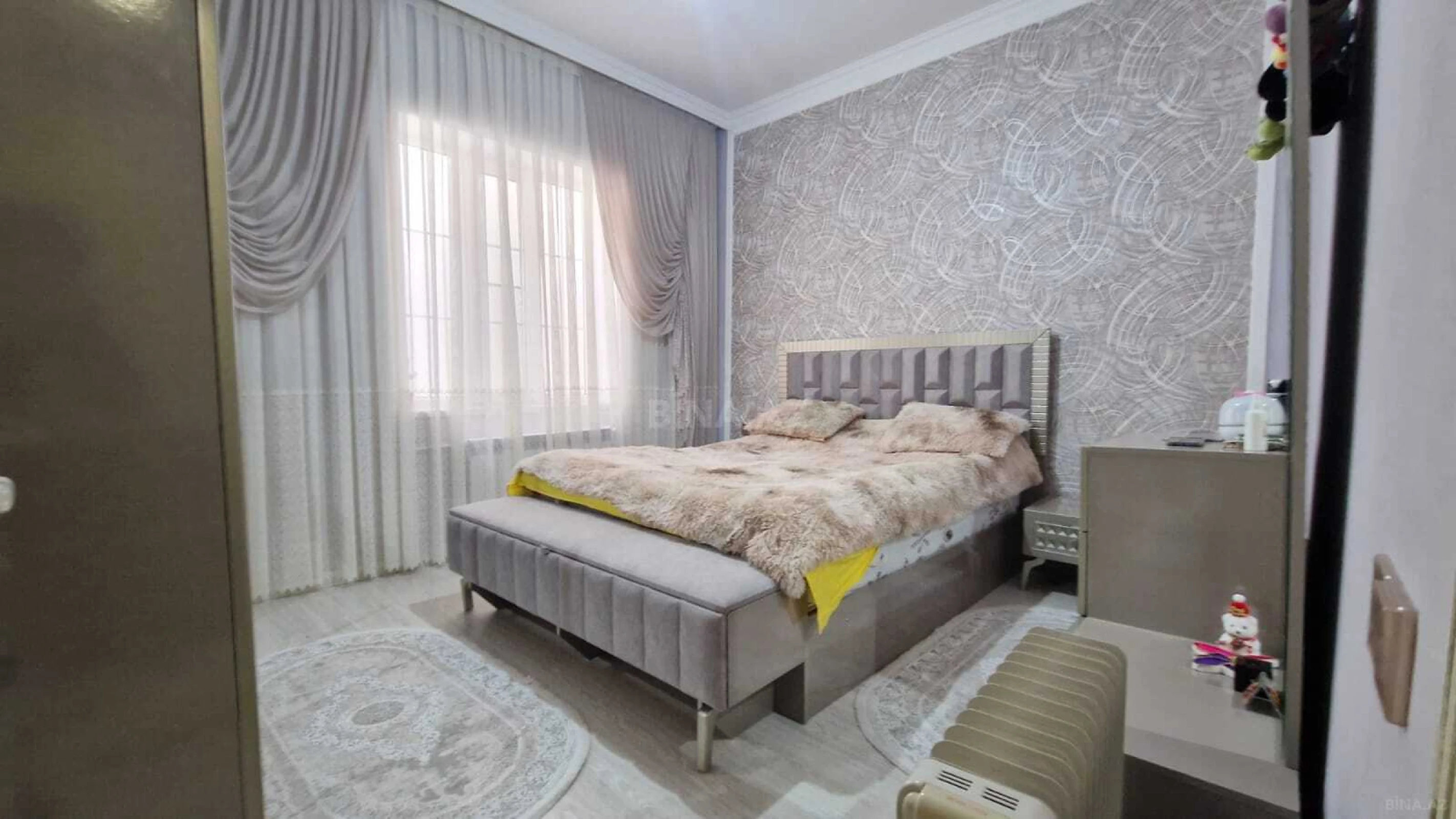 Satılır 4 otaqlı həyət evi 180 m²