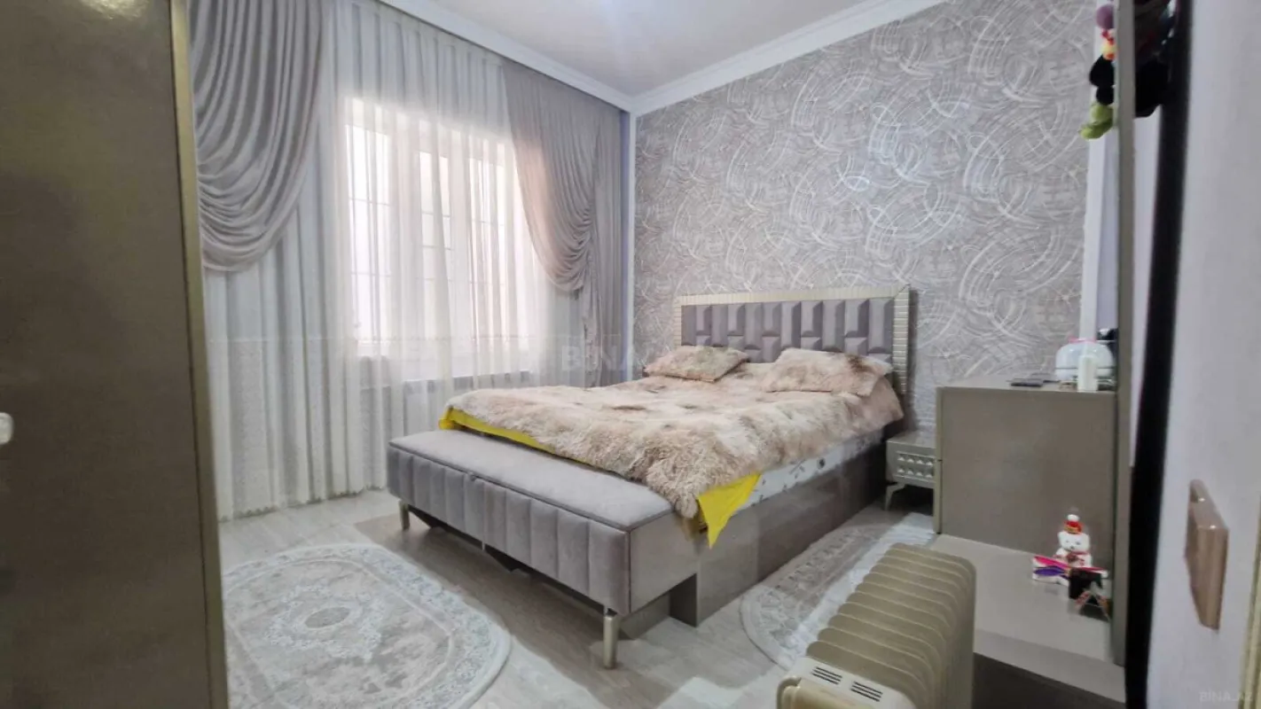 Satılır 4 otaqlı həyət evi 180 m²