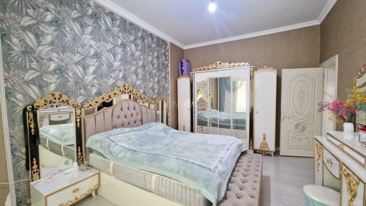 Satılır 4 otaqlı həyət evi 180 m²