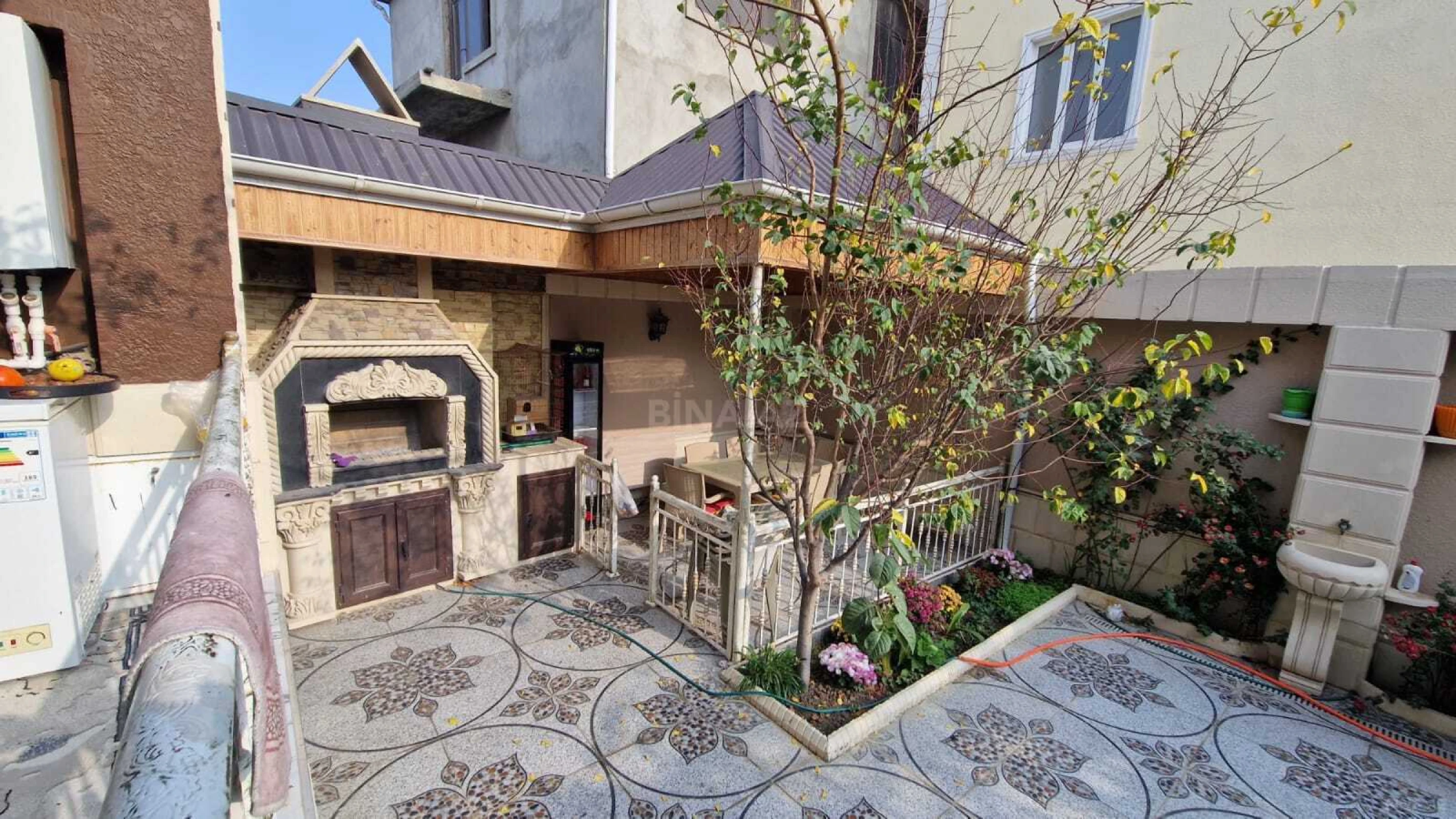 Satılır 4 otaqlı həyət evi 180 m²