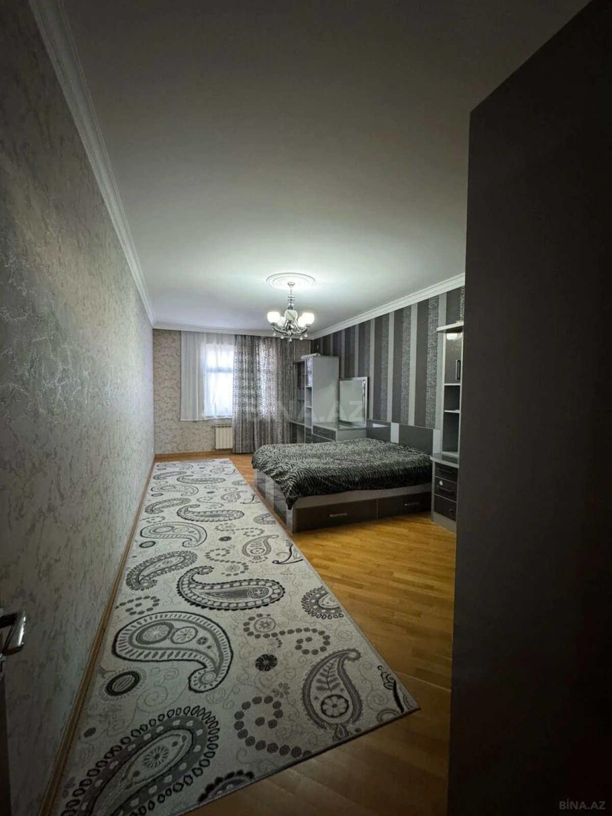 Satılır 4 otaqlı mənzil 171 m²
