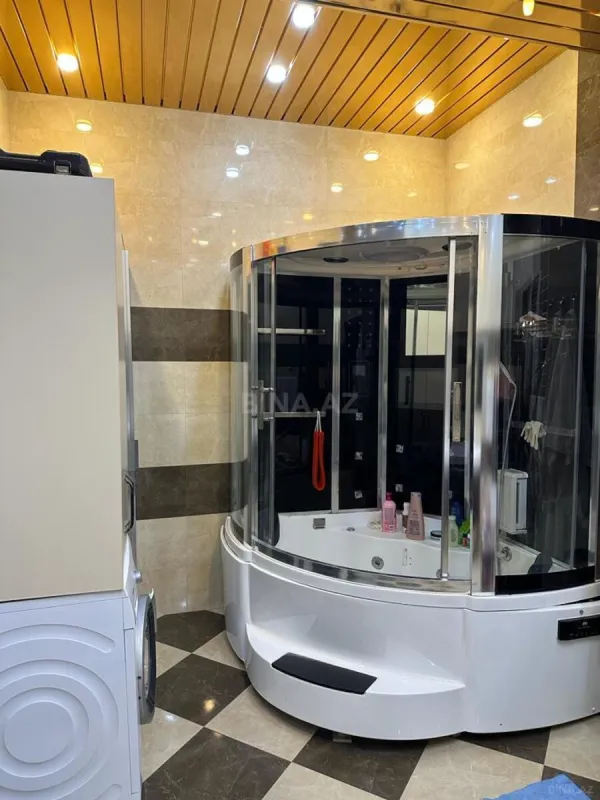 Satılır 4 otaqlı mənzil 176 m²