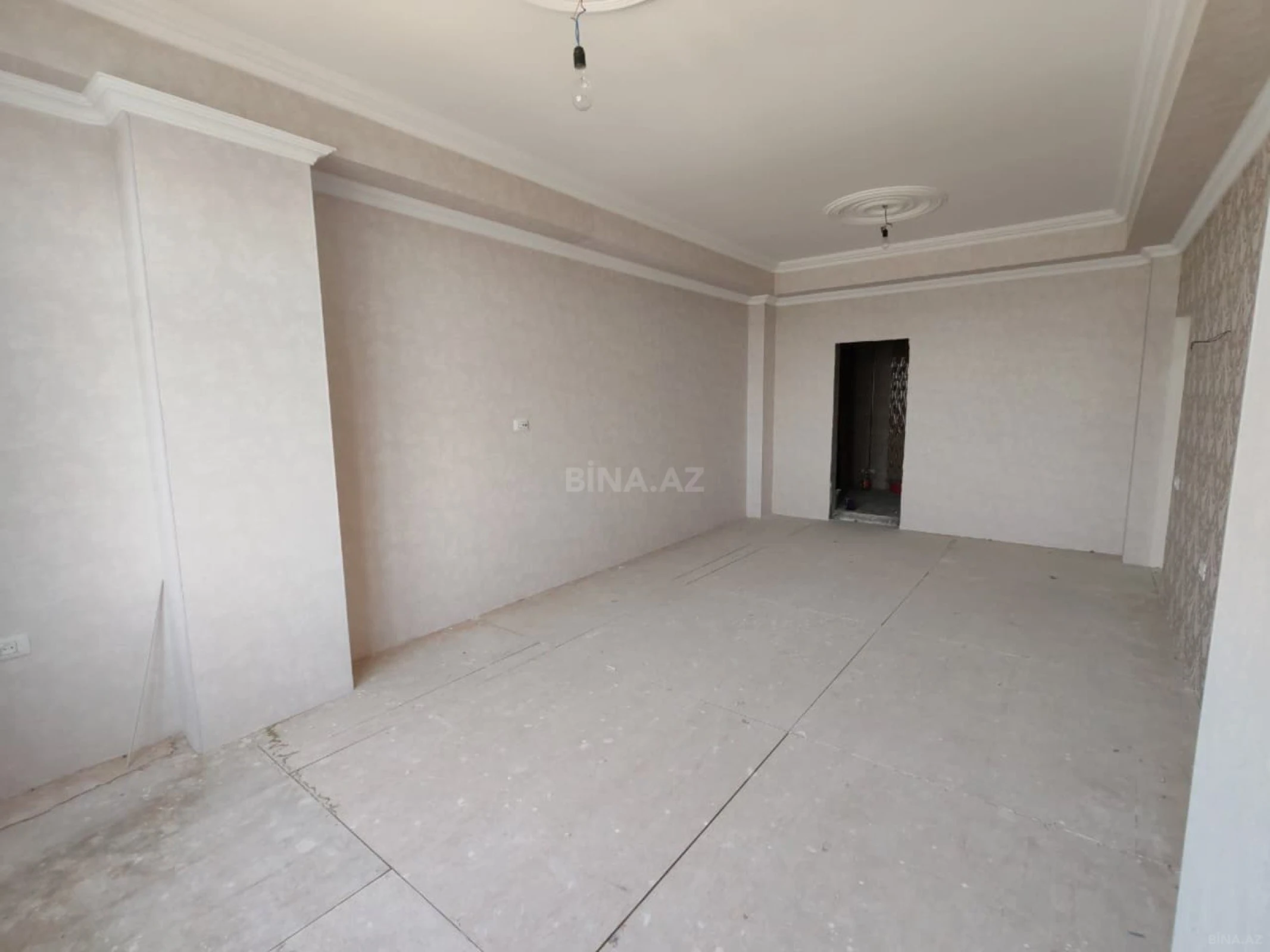 Satılır 4 otaqlı mənzil 176 m²