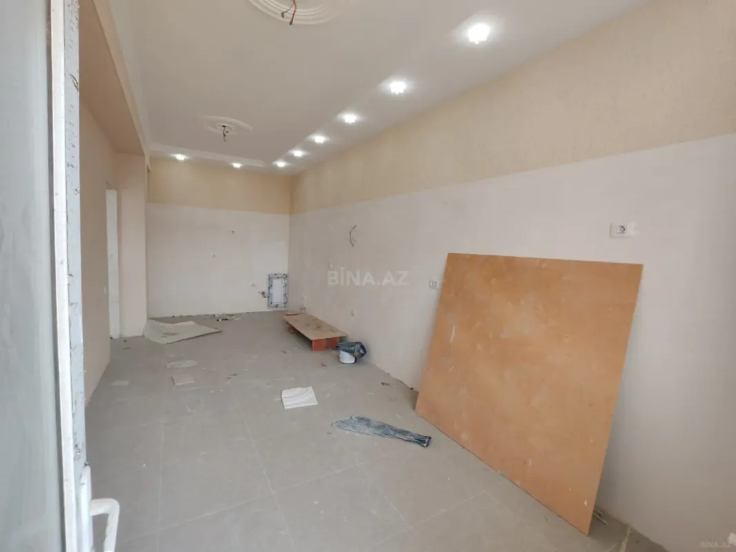 Satılır 4 otaqlı mənzil 176 m²