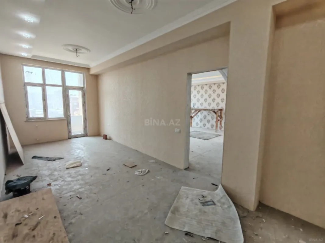 Satılır 4 otaqlı mənzil 176 m²