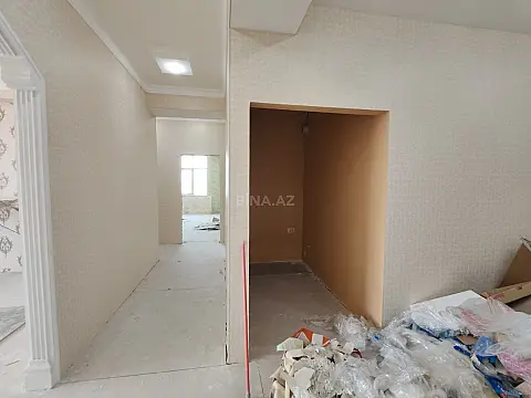 Satılır 4 otaqlı mənzil 176 m²