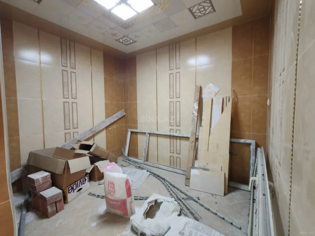 Satılır 4 otaqlı mənzil 176 m²