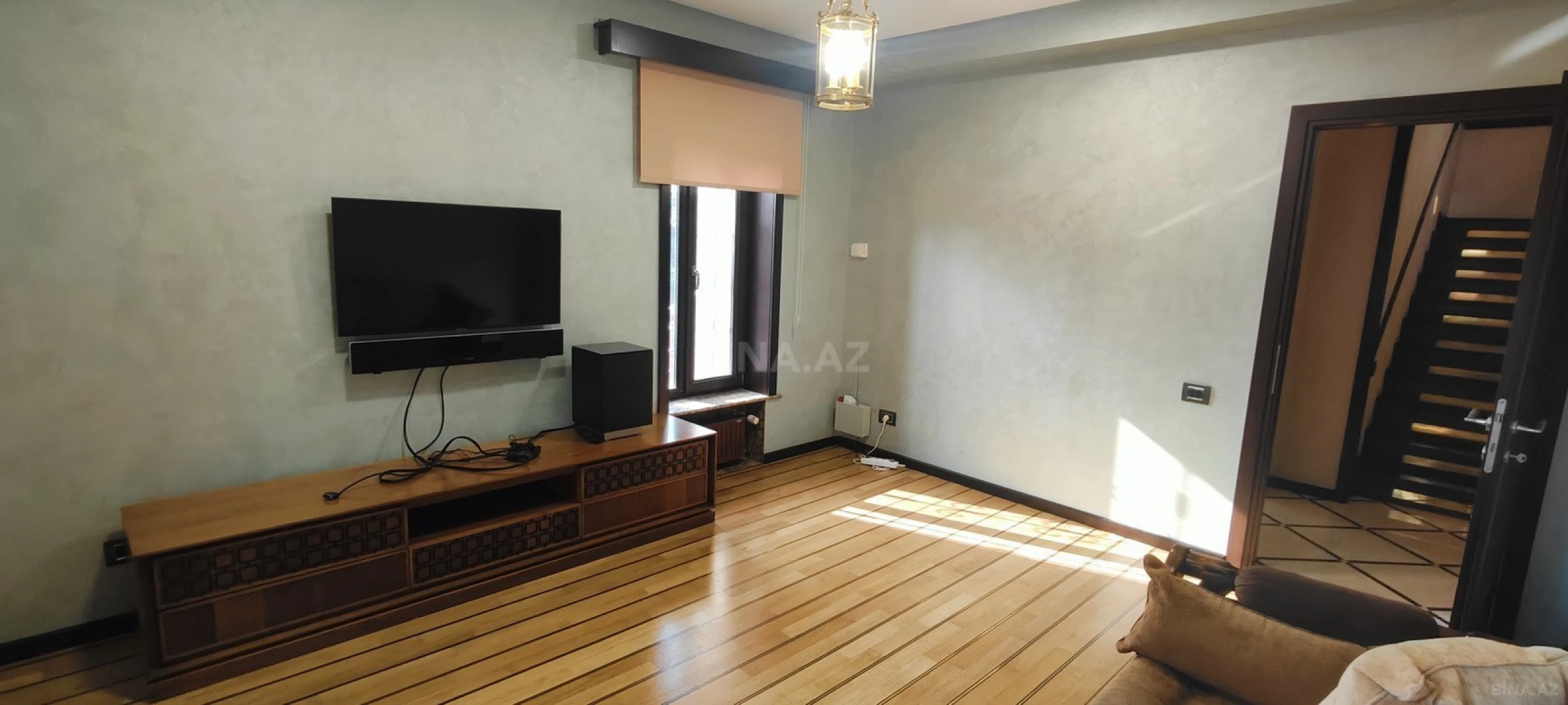 Kirayə verilir 6 otaqlı həyət evi 250 m²