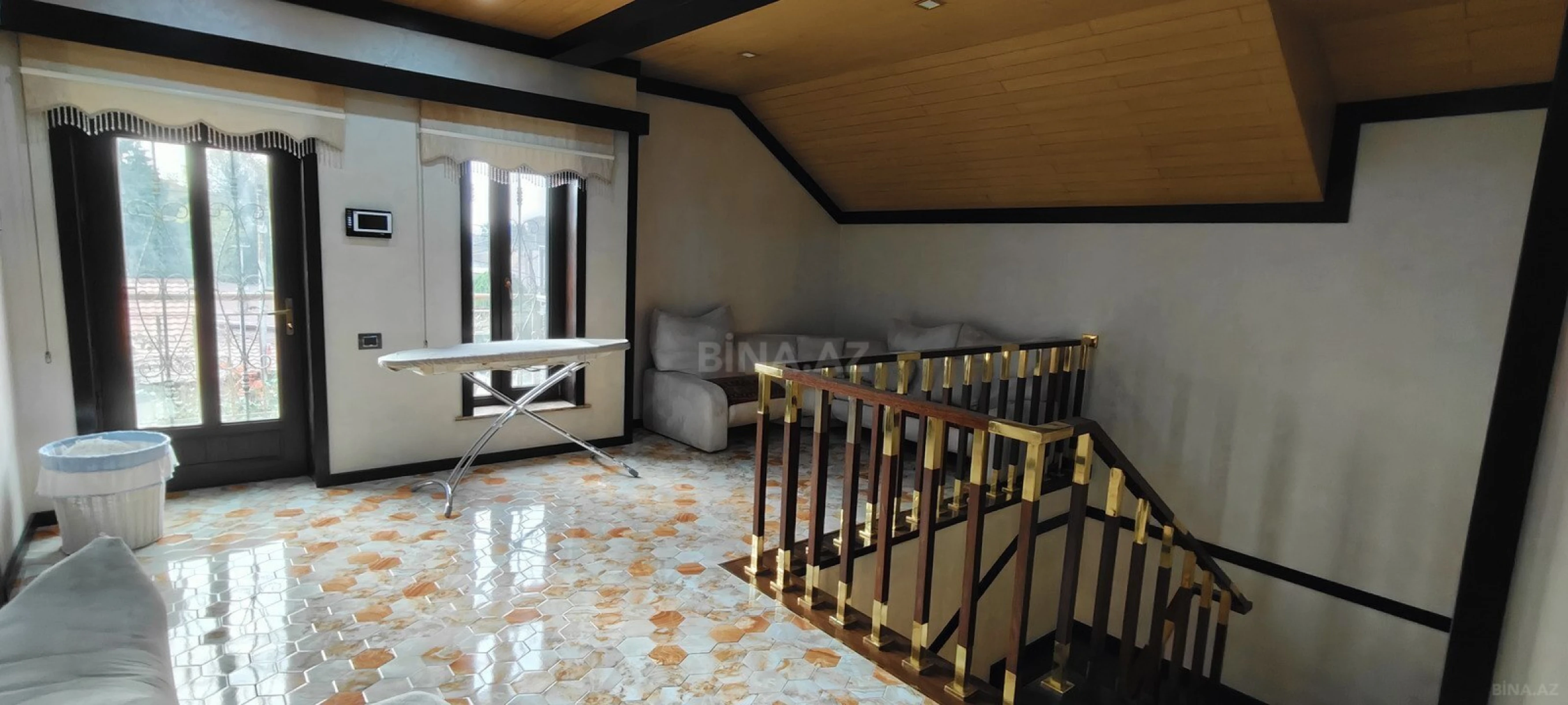 Kirayə verilir 6 otaqlı həyət evi 250 m²