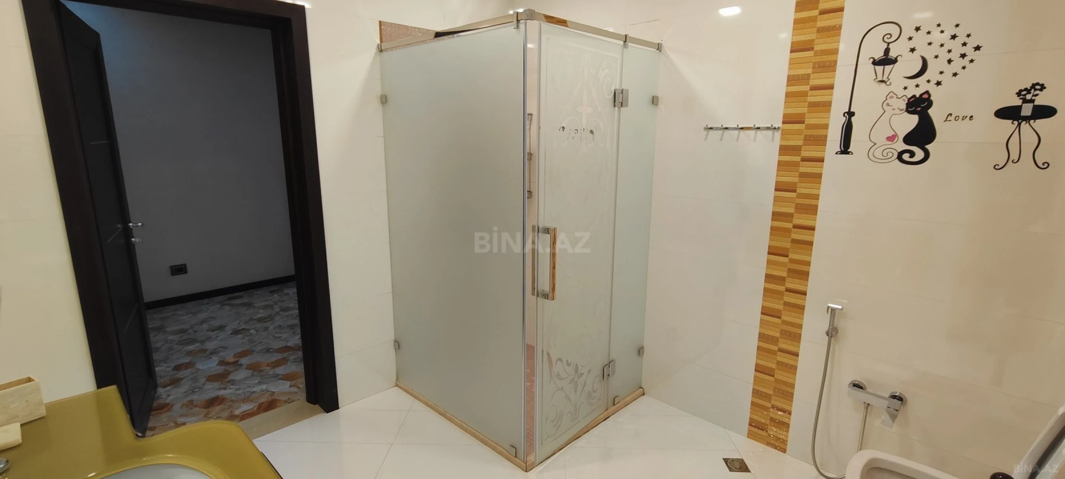 Kirayə verilir 6 otaqlı həyət evi 250 m²